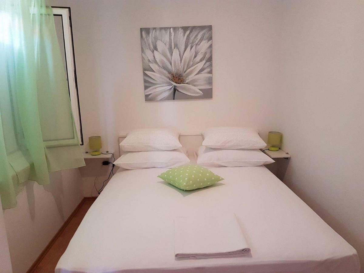 Apartment Tempera Povlja  Eksteriør billede